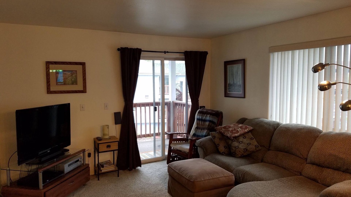 Taku - Campbell Condo | 2BR/2BA Condo in the heart of Anchorage-Along Trail System