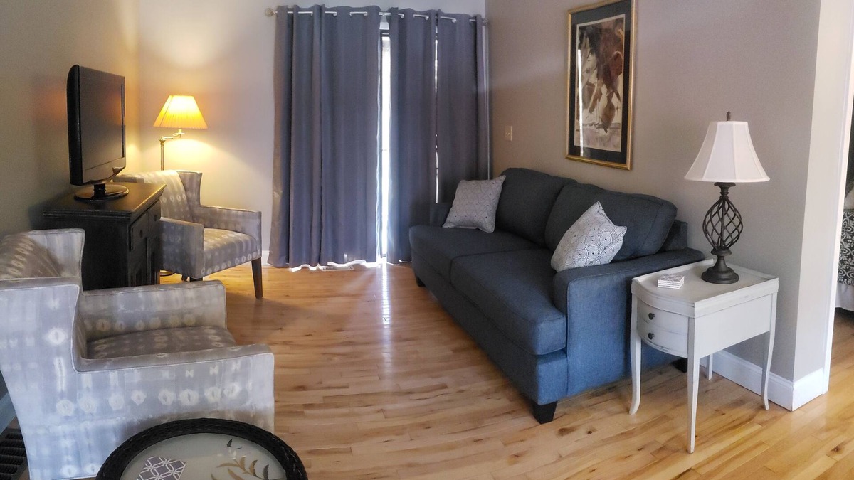 Fletcher House | 2BR/2BA home close to Asheville, Hendersonville, minutes to Airport and Ag Cntr