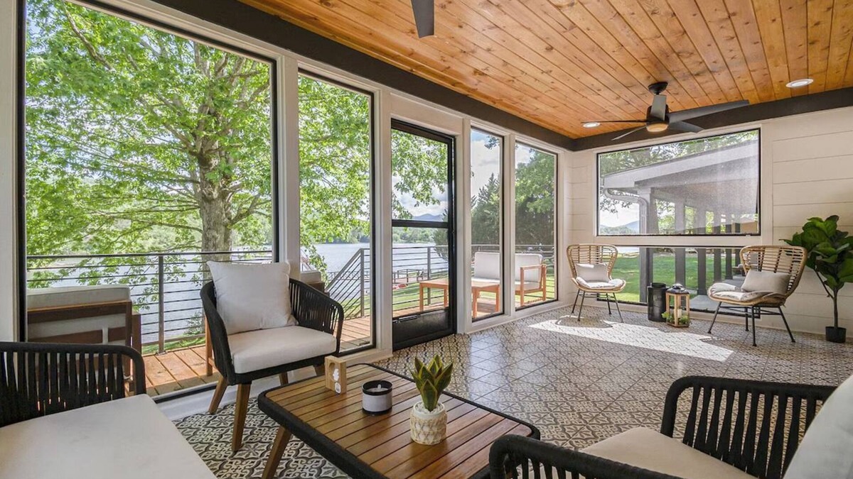 Hiawassee Cabin | 2BR + 2BA Lake Chatuge Cabin w/Mountain Views!