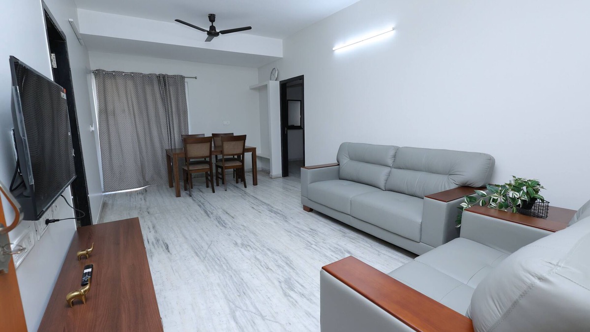 Chennai Apartment | 2BR Apartment in chennai/WIFI/Downtown/Family friendly