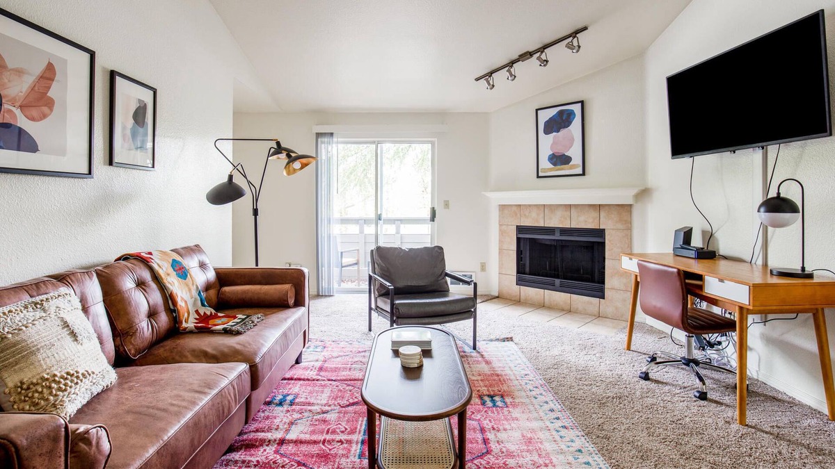 Lake Forest Apartment | 2BR Apartment in Lake Oswego
