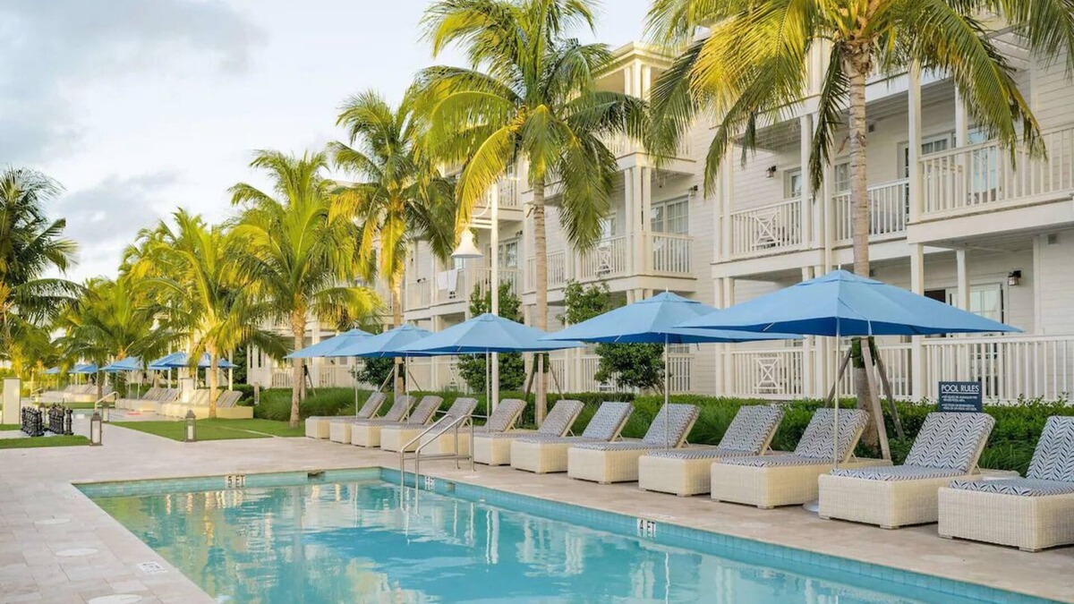 Key West Hotel | 2BR Apt in Oceanview Resort w/Sunset Cruises & Poolside Relaxation