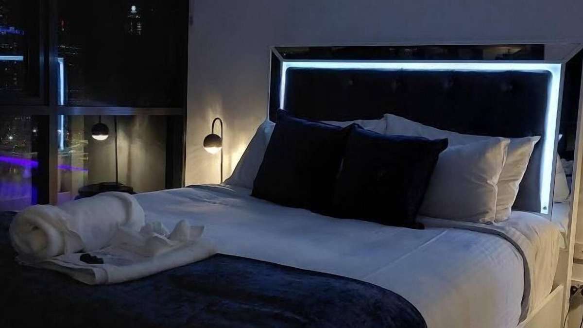 South Brisbane Apartment | 2BR Apt in South Brisbane with Spectacular View