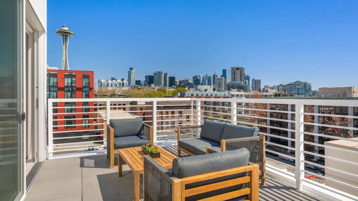 Lower Queen Anne Apartment | 2BR Apt Panoramic Seattle Views | Private Balcony