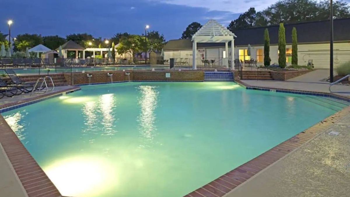 Berkeley Apartment | 2BR at Historic Williamsburg Resort + Amenities!