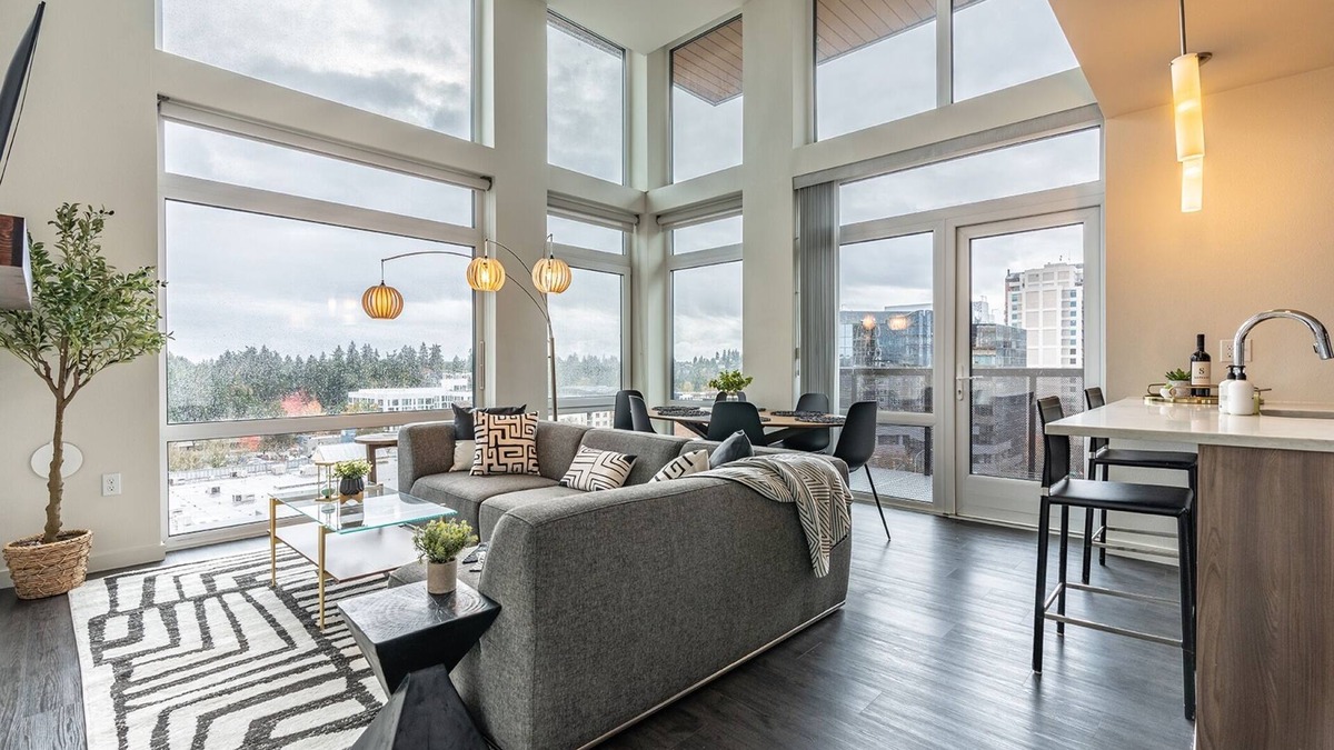 West Bellevue Apartment | 2BR | Balcony, Gym, Lounge | Bellevue | Sophari C