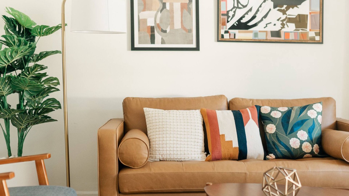 Midtown House | 2BR Boho Vintage Gem Close Hospitals & Downtown