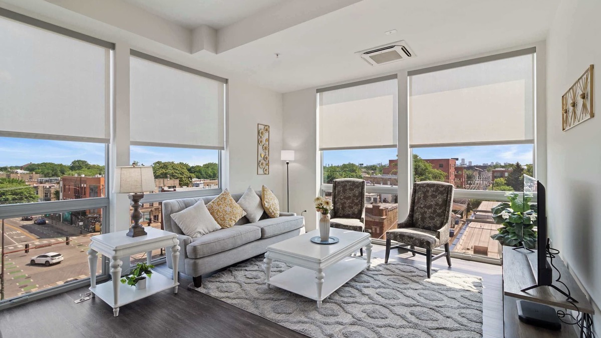 Palmer Square Apartment | 2BR City Loft Sweeping Glass Views