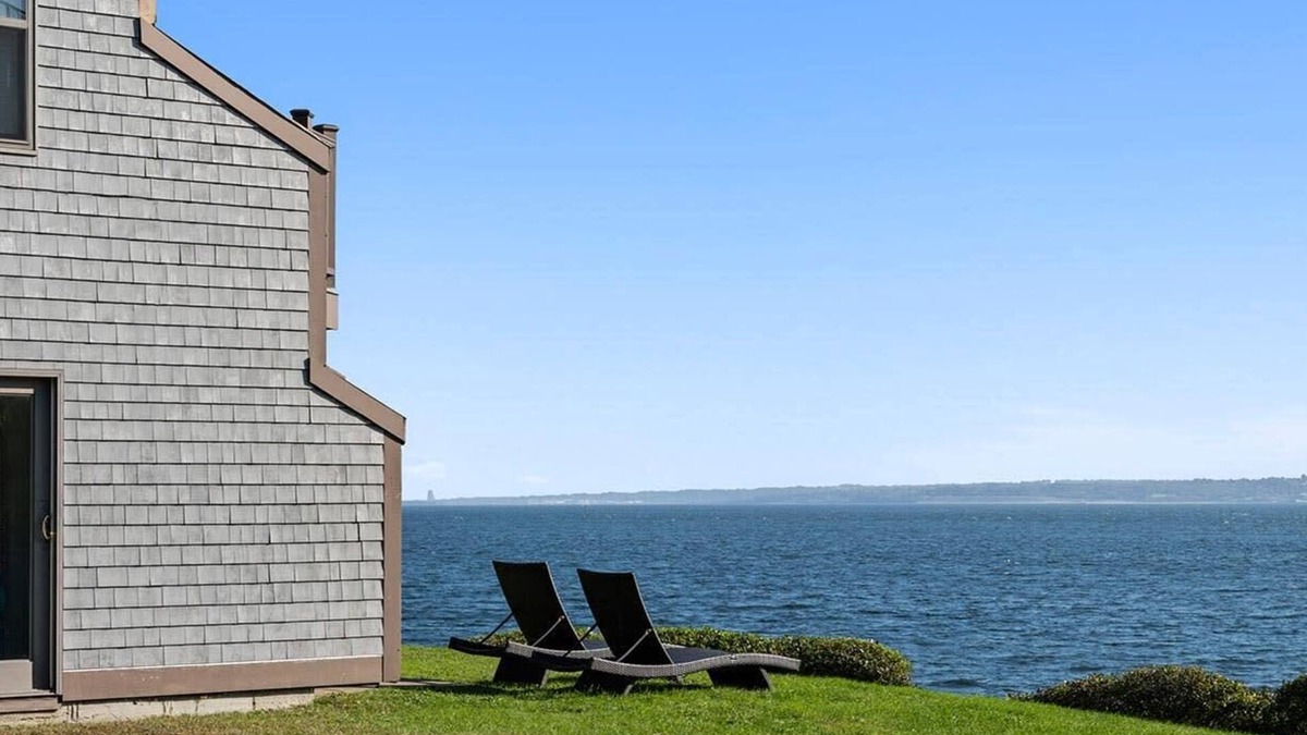 Jamestown Condo | 2br Condo Tranquil Retreat on Conanicut Island