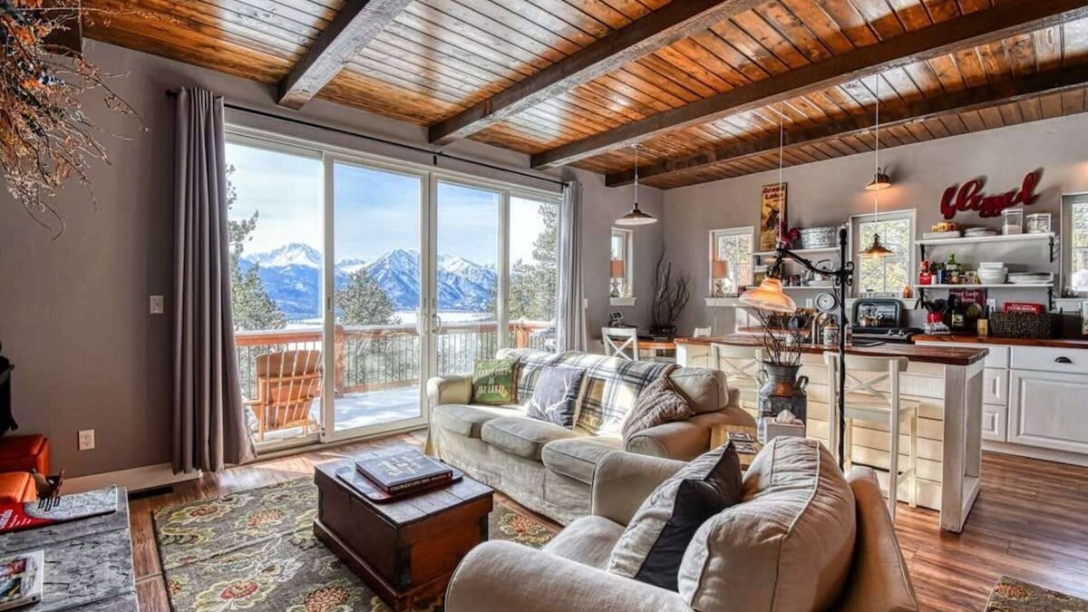 Twin Lakes Cabin | 2BR Cozy Cabin: Mountain Views & Cozy Fireplace