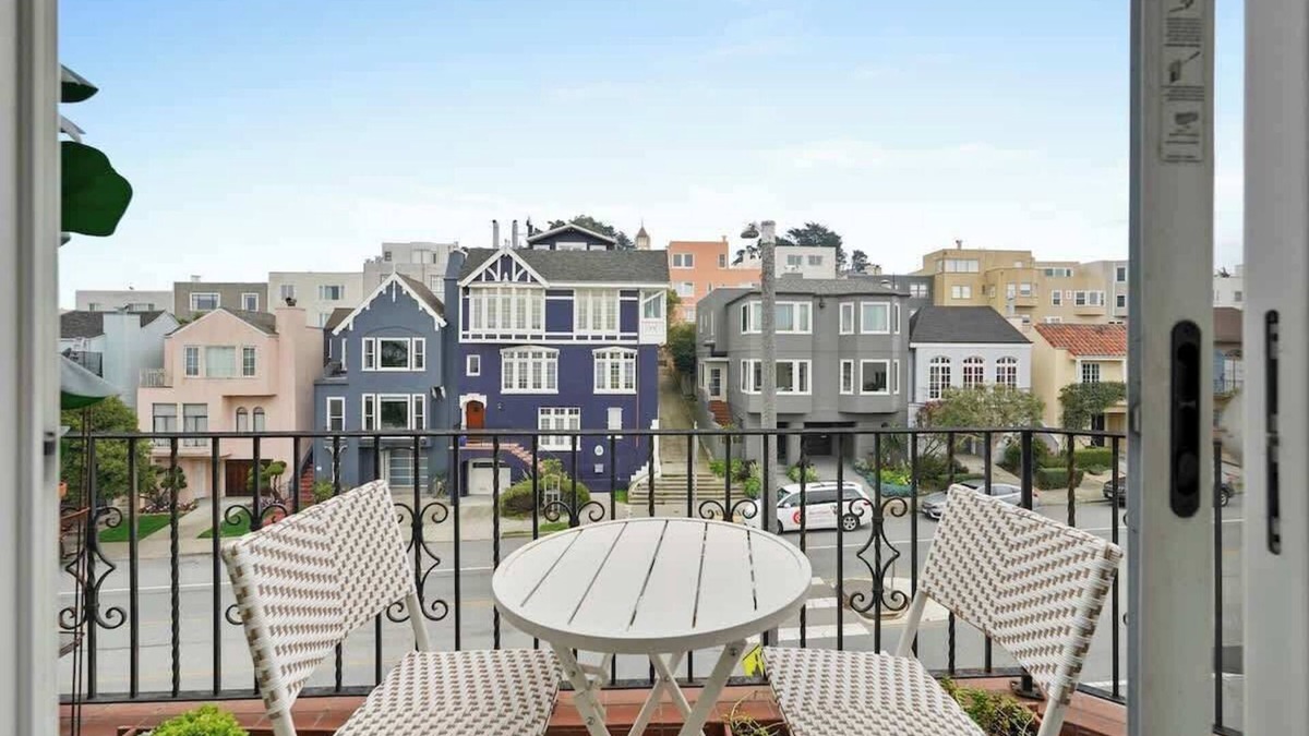 Lone Mountain Apartment | 2BR Flat for Corporate Travelers w/Parking in SF!
