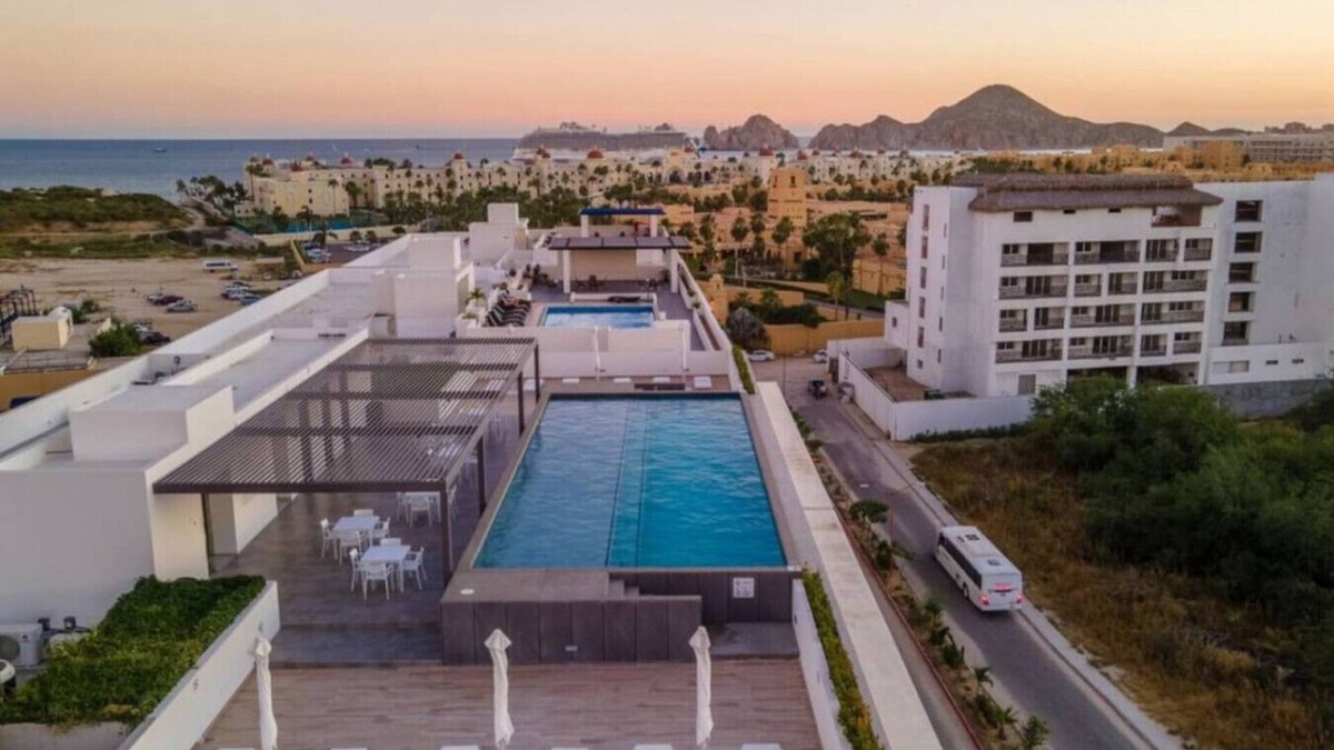 El Tezal Apartment | 2BR Gem: City & Beach