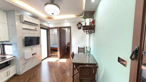 Van Mieu Apartment | 2BR Getaway By Train Street