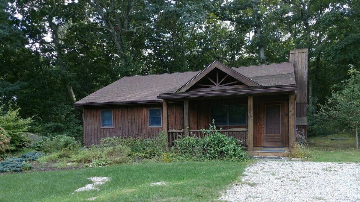 Salem House | 2BR Guest House on 36 acer Estate Indoor POOl/SPA