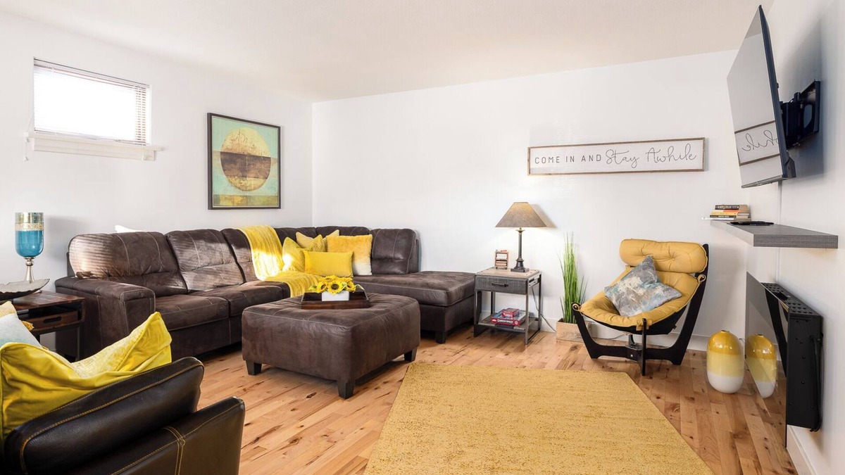 Saskatoon House | 2BR Home Close to Broadway+Fireplace+BBQ