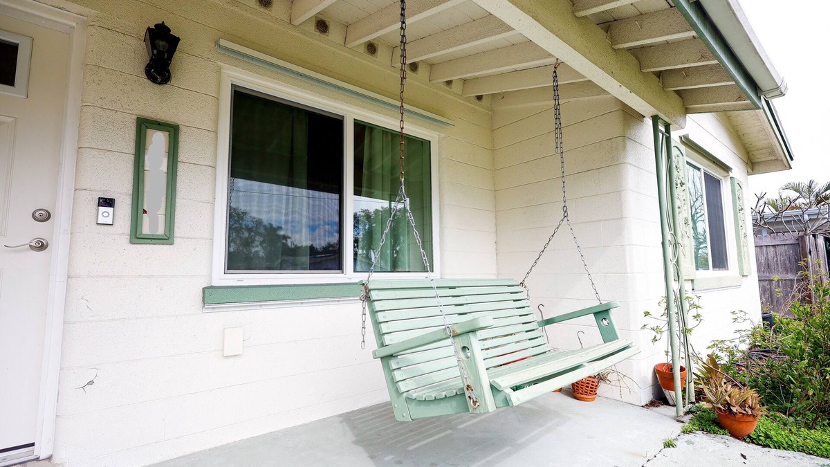 South Pinellas Community Council House | 2BR home near Madeira Beach, Florida