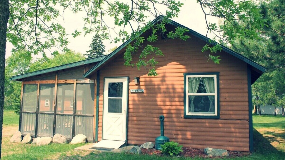 Backus Cabin | 2BR Lakefront Cabin w/Private Launch & Dock