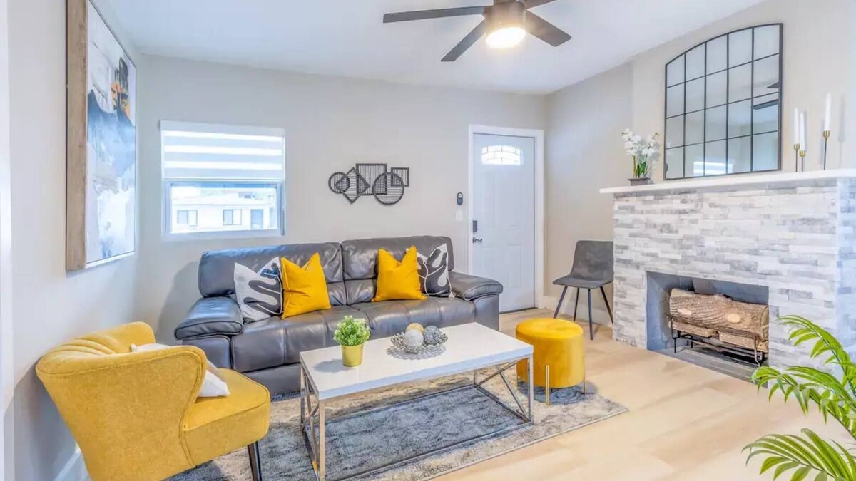 Flagami House | 2BR Modern/Top Location/Terrace/10min Airport and Coral Gablesn