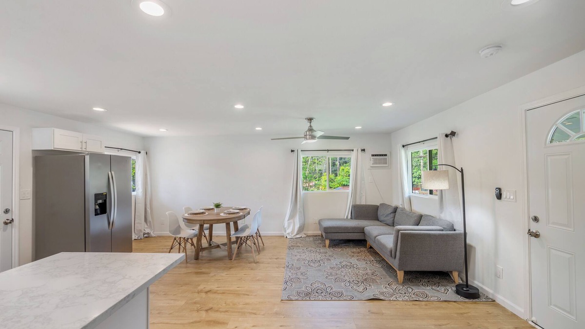 Wahiawa House | 2BR Wahiawa - Sleeps 4 + AC, WiFi + Garden & Beach