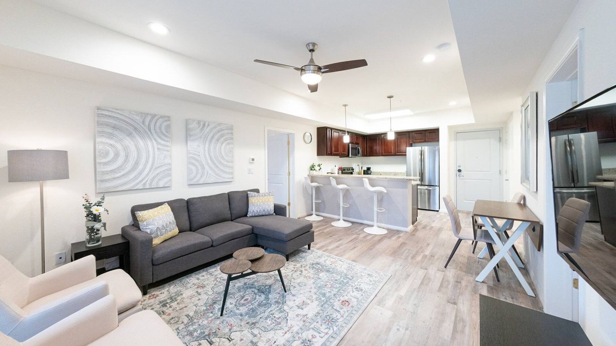 Katy House | 2G| Homely Private Condo| Charm in KAT & Marketplace|