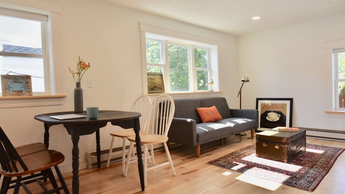 Brunswick Apartment | 2King Bed BR Private Apt Downtown Brunswick