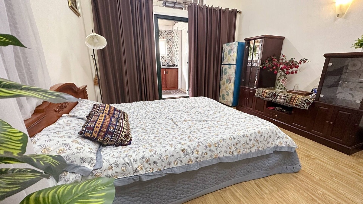 Hang Bai Apartment | 2mins to Hoan Kiem Lake! A small house of Hanoian old style with Washer Kitchen