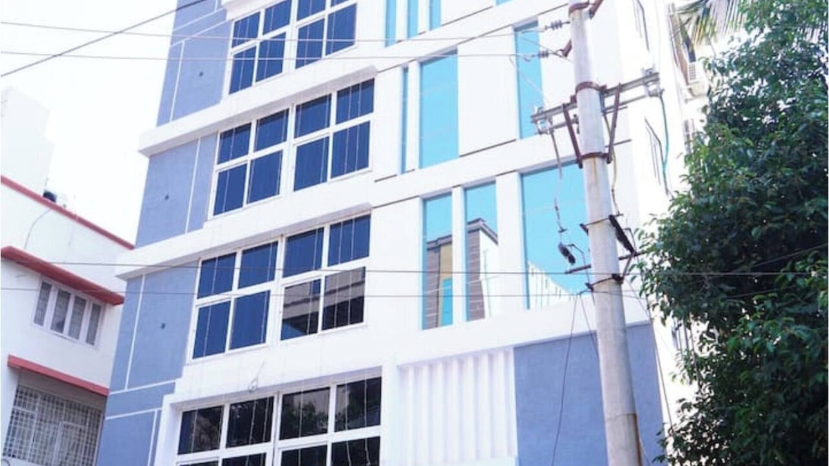 Visakhapatnam House | 2nd floor Beach view 3 bedroom apartment between two hills