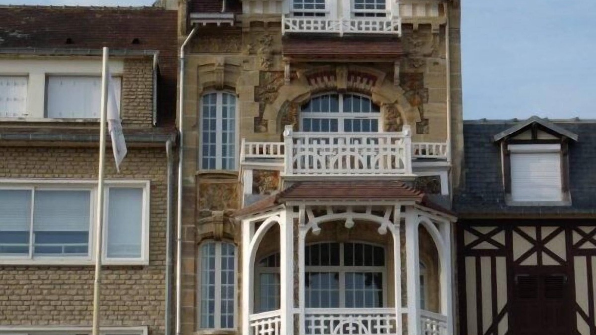 Saint-Regnobert-de-la-Cote-de-Nacre Apartment | 2nd floor Facing the sea Villa La Loggia 1901