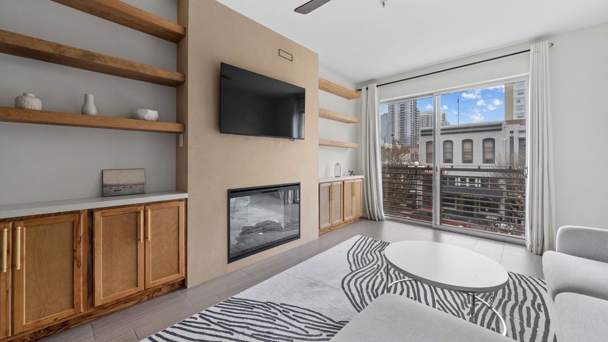 East Village Apartment | 2nd Floor Gaslamp Views on 5th Ave
