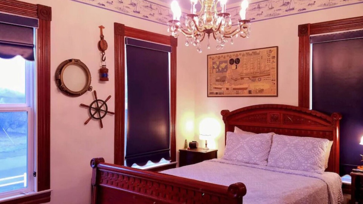 Moss Landing Cabin | 2nd Floor(upstairs/Level 01)- Historic House - Fireplace