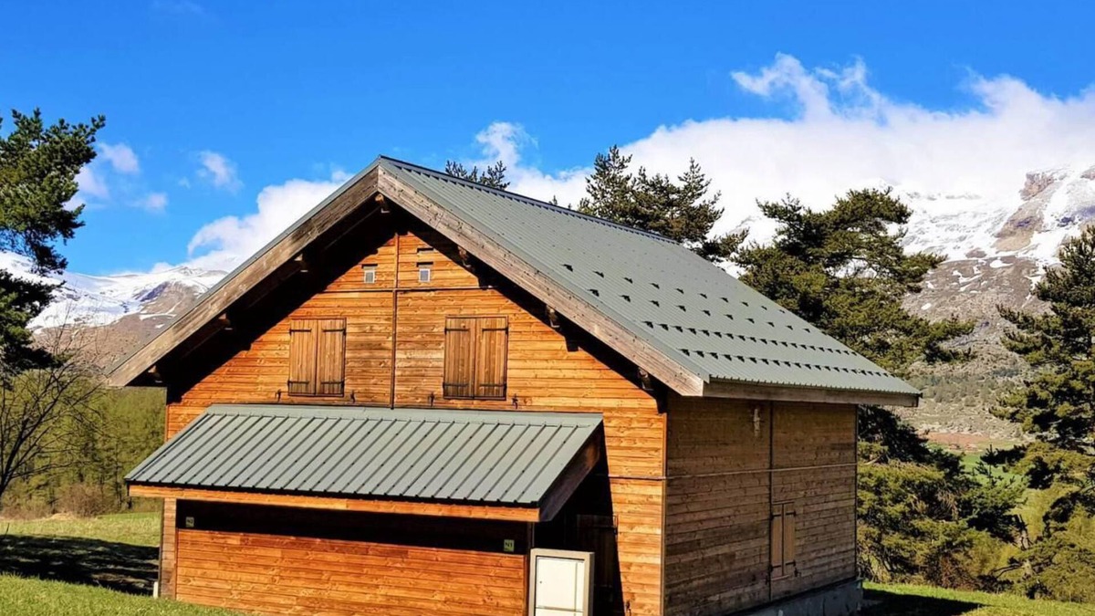 La Joue du Loup Apartment | 2nd floor, view mountain, terrace, parking, tv, ski locker, 27m², La Joue du Loup