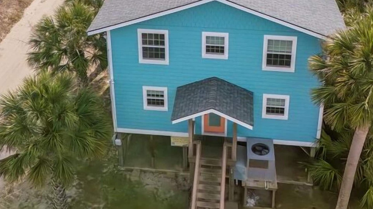 South Carolina Lowcountry House | 2nd Row on Point St.,NO PAVED RD TO CROSS! 4Br/3bth OCEANVIEWS, Linens Included!