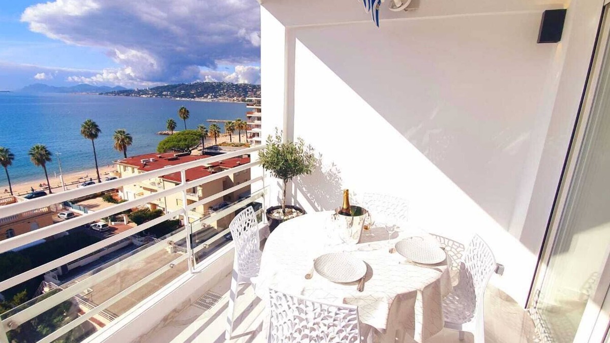 Juan-les-Pins Apartment | 2P Luxe Neuf Dernier Étage Front mer Juan les Pins Classé 4 Étoiles