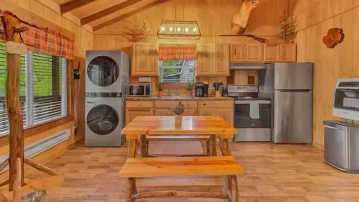 New Rumley Cabin | 2Q Cabin near Leesville Lake ~Pets welcome~