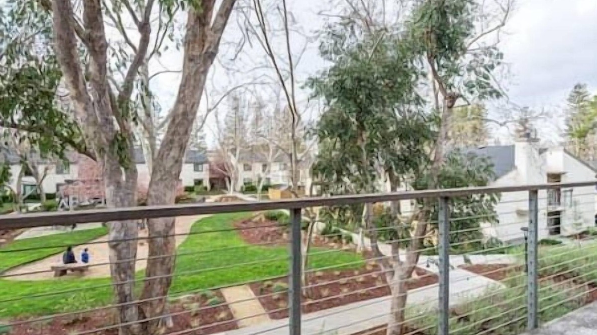 Menlo Park Apartment | 2x2BA Infamous Sandhill pool BBQ