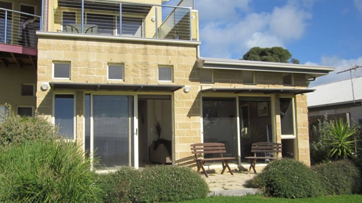 Newhaven Apartment | 3/11 Cleeland Street, Newhaven