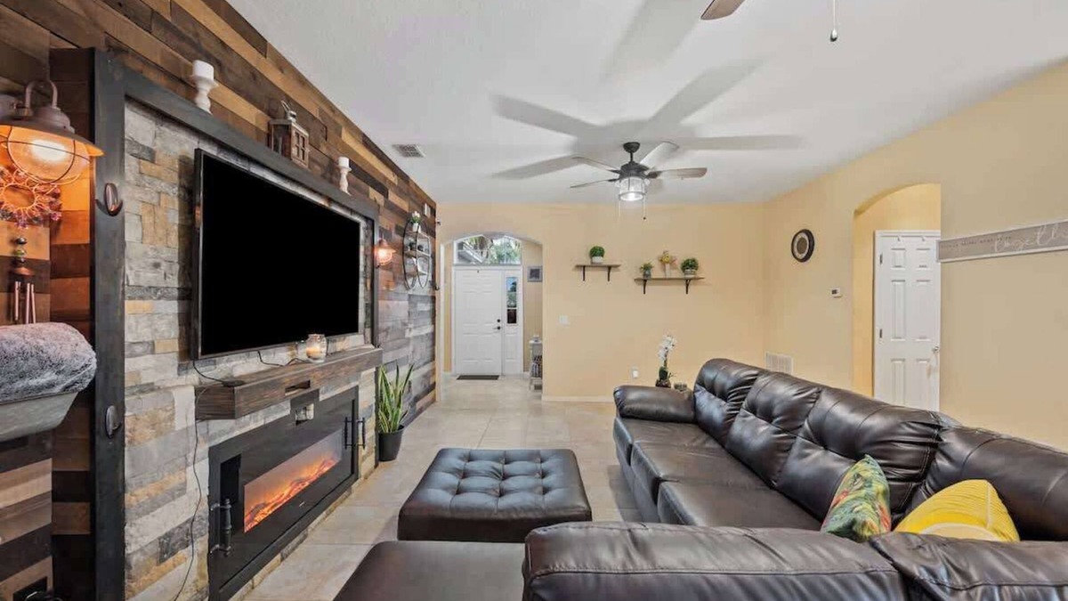 Nichols House | 3/2 Family + Pet Friendly home + Washer/Dryer