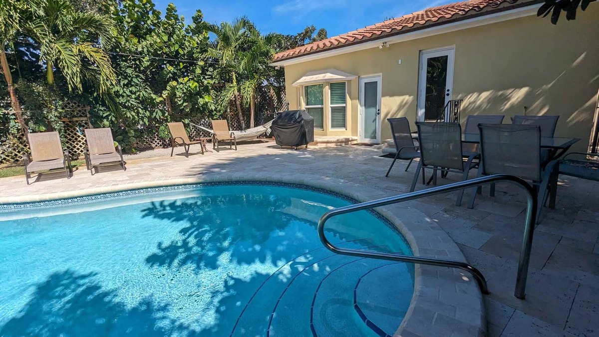 Lakeside Point House | 3/2 Heated Private Pool, 5 Min to Beach