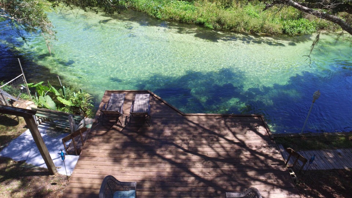 Spring Hill House | 3/3 ON WEEKI WACHEE RIVER