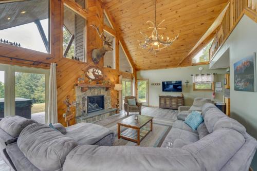 Benezette House | 3-Acre Benezette Cabin Hot Tub, Grill and Mtn View