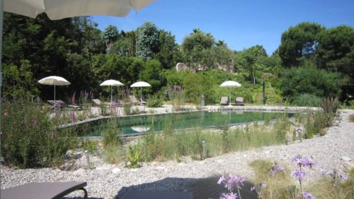 Les Restanques Apartment | 3* apartment for 2 people in a provencal villa with natural pool & free bicycles