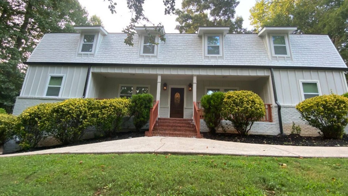 Roswell Apartment | 3 Apartments*King Beds*Walkable*Pets*Groups Okay!