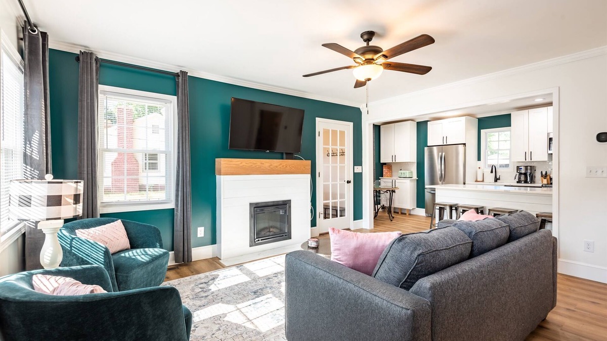 Rock Hill House | 3 Bd/2 Bth Historic Cape Cod | 5 Min Sports Center