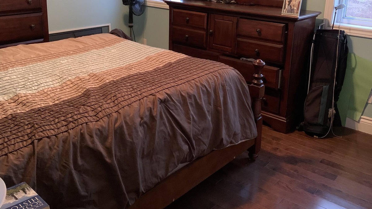 Inverness House | 3 Bdr. 1 level lovely executive style. 3 queen beds