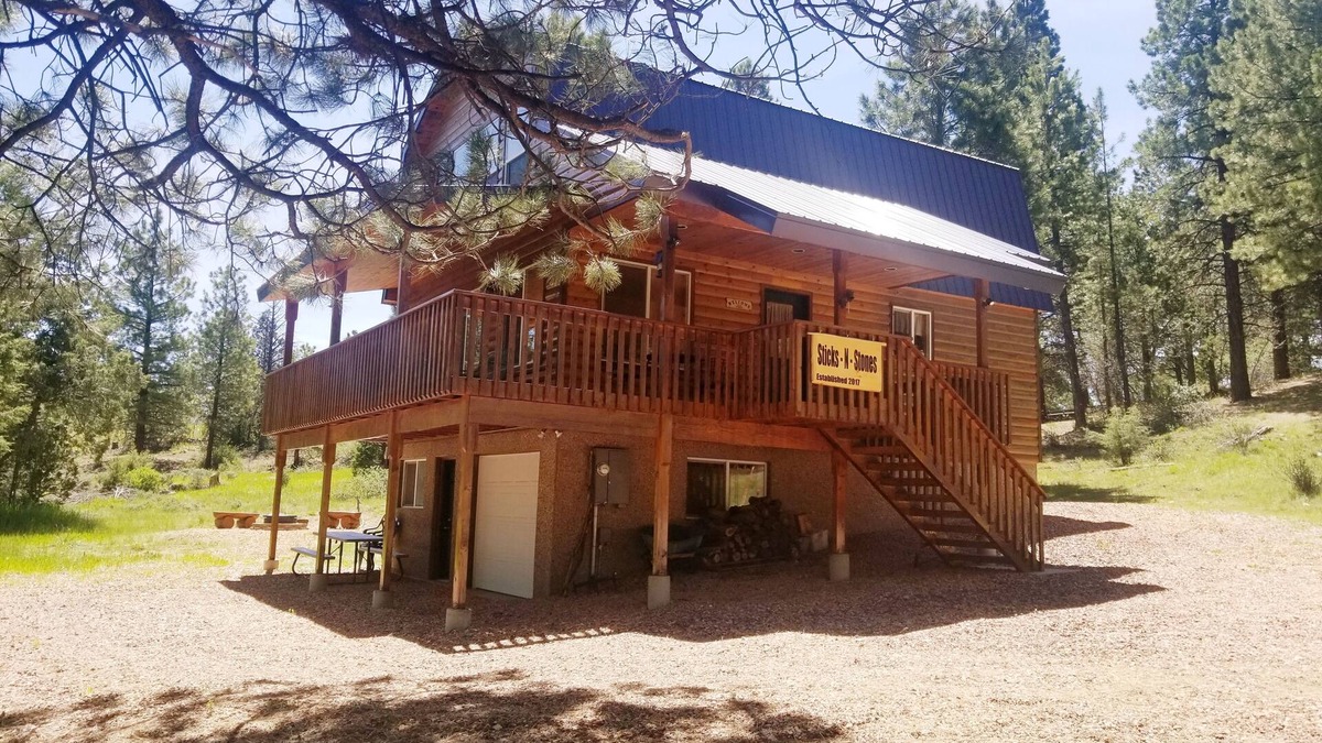 Long Valley Junction Cabin | 3 BDRM comfy cabin - centrally located to Bryce & Zion. Central air and Heating