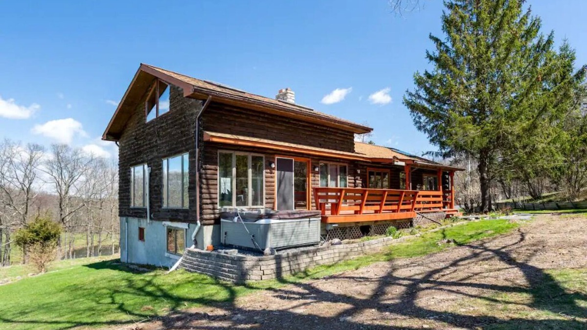 Cornwallville Cabin | 3-bdrm Huxley Farmhouse. Formerly Armstrong Farm. Great for skiing and hiking.
