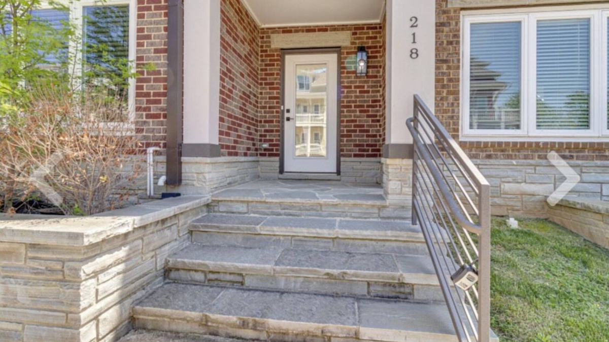 Lakewood House | 3-bdrm Nashville townhome - steps to lake & 20 min to Downtown Nashville