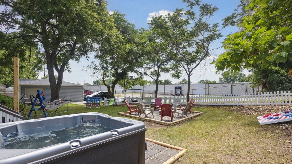 Michigan City House | 3 Beach Homes w/Hot Tubs | Sleeps 40+ | Walkable