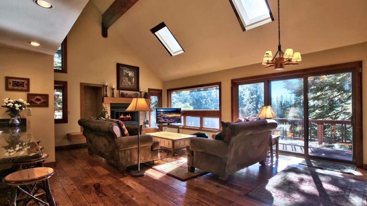 Incline Village House | 3 Bears Lodge, a 4 Bedroom, 3.5 Bath Room. Spacious, Rustic Golf Course Home