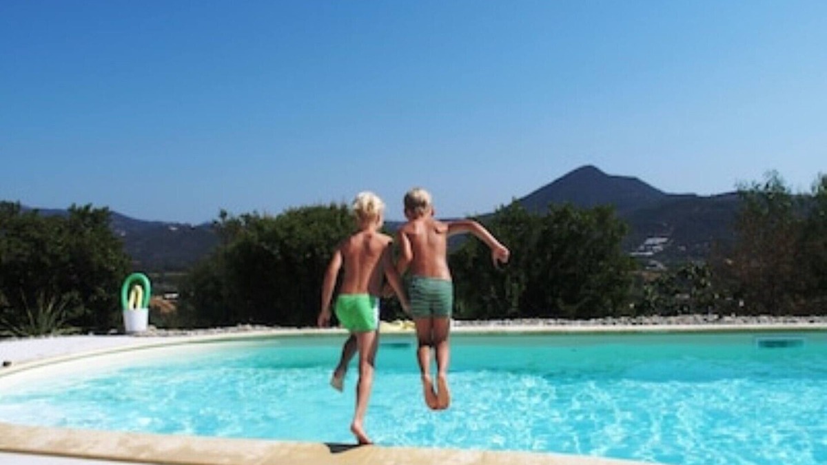 Jerzu Apartment | 3 Beautiful hillside holiday rental with sea views and pool